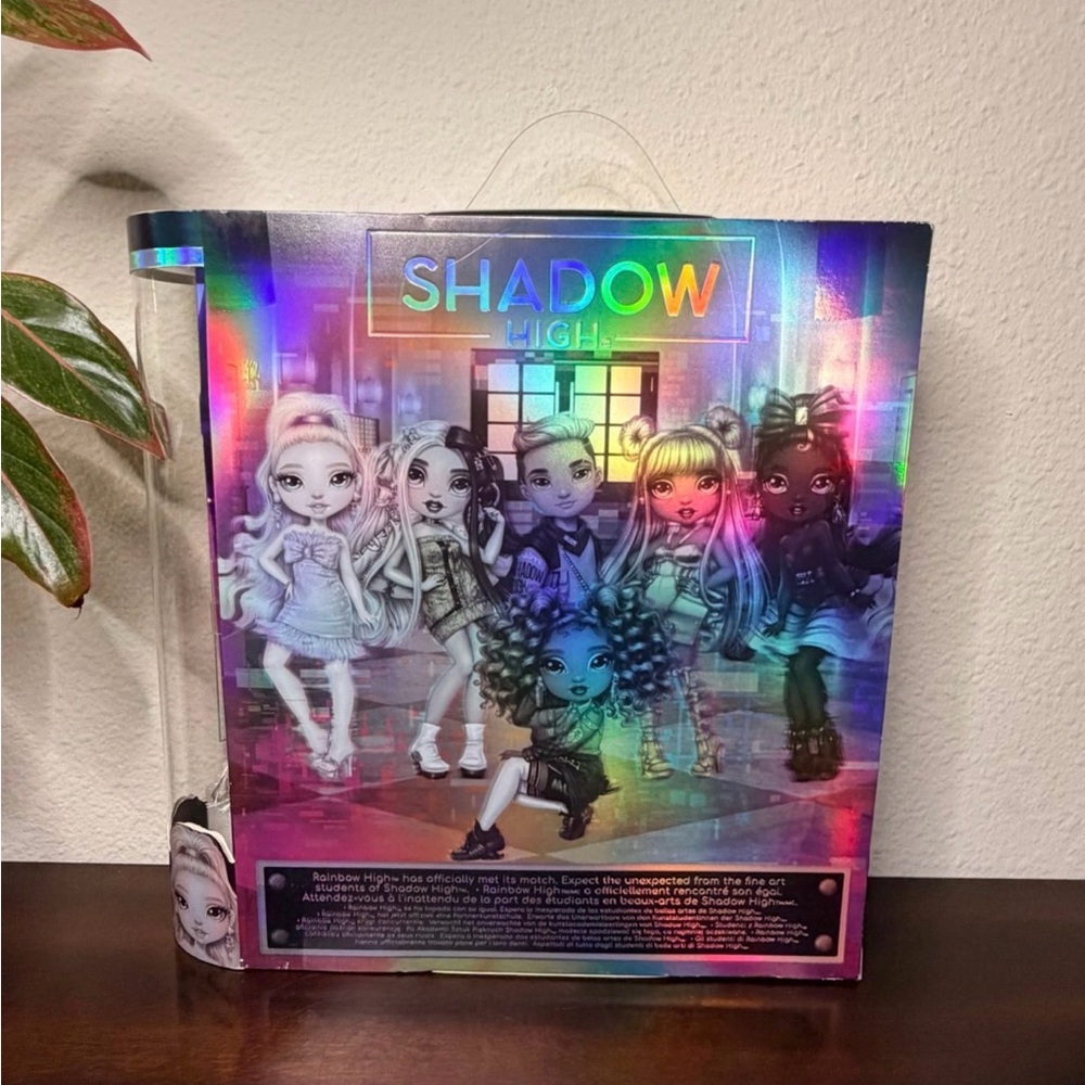 Rainbow High Shadow Series 1 Luna Madison Greyscale Box Fashion Doll - Picture 3 of 3